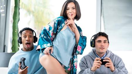 (WEST) Brazzers Exxtra – Eve Sweet – Cleaning Up Every Drop