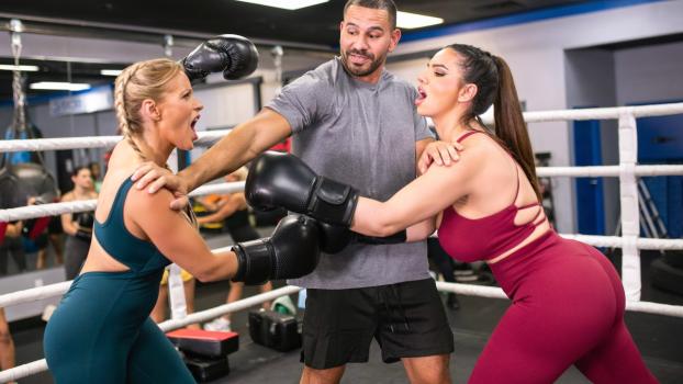 Brazzers-Exxtra-Danielle-Renae-Raissa-Bellini-A-Pair-Of-Knoc-2026-05-04 Danielle Renae , Raissa Bellini